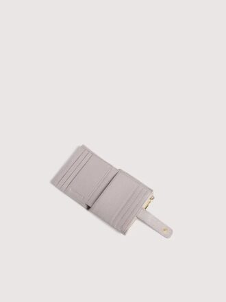 Metallic Medium