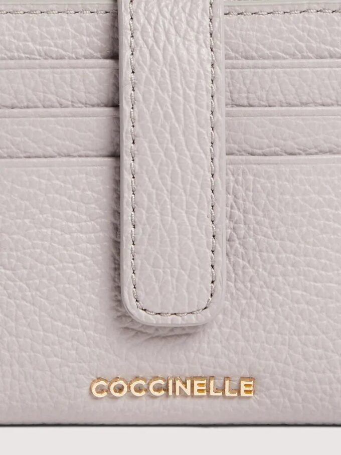 Metallic Medium